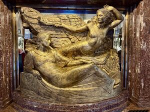 Charleroi-hotel-de-ville-La-Gloire-et-La-Paix-Alphonse-Darville