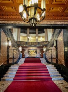 Charleroi-hotel-de-ville-escalier-honneur