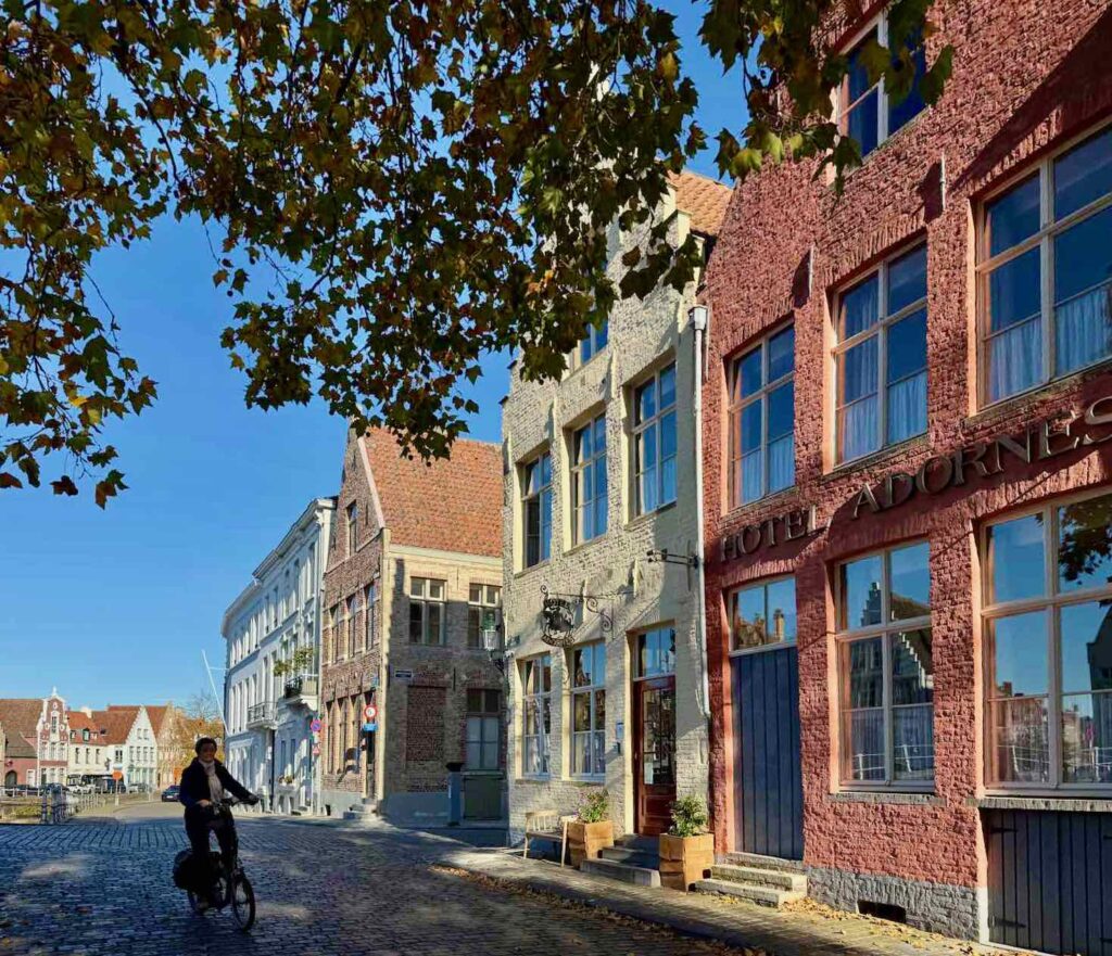 Neuf-suggestions-brugeoises-hotel-Adornes-exterieur