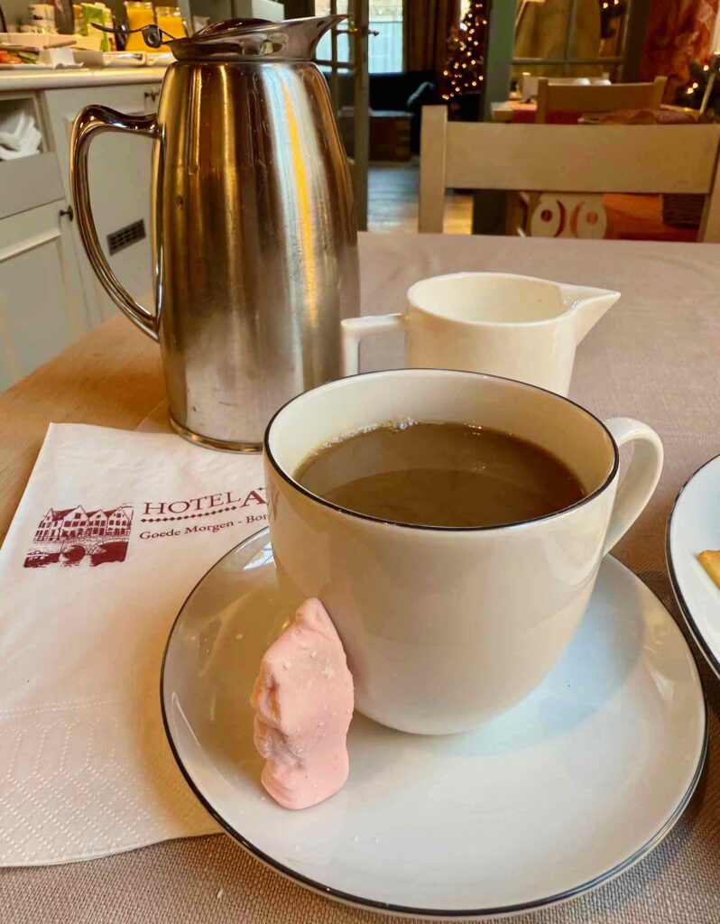Bruges-neuf-suggestions-hotel-Adornes-tasse