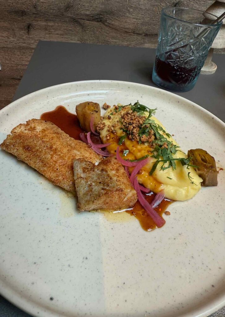 L-Epicurieux-Illies-filet-lieu-noir-puree