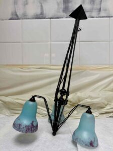 Lampe-pate-verre-bleue-et-mauve