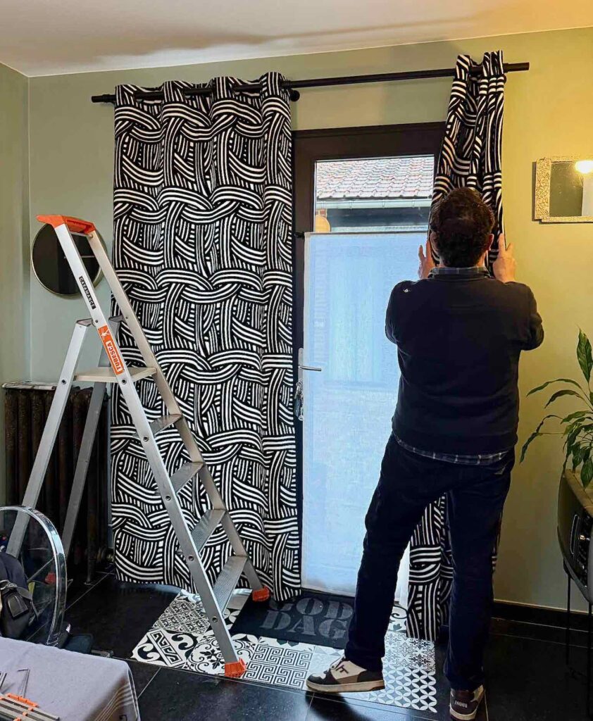 Ma-cuisine-reamanagee-.pose-rideaux-quatre