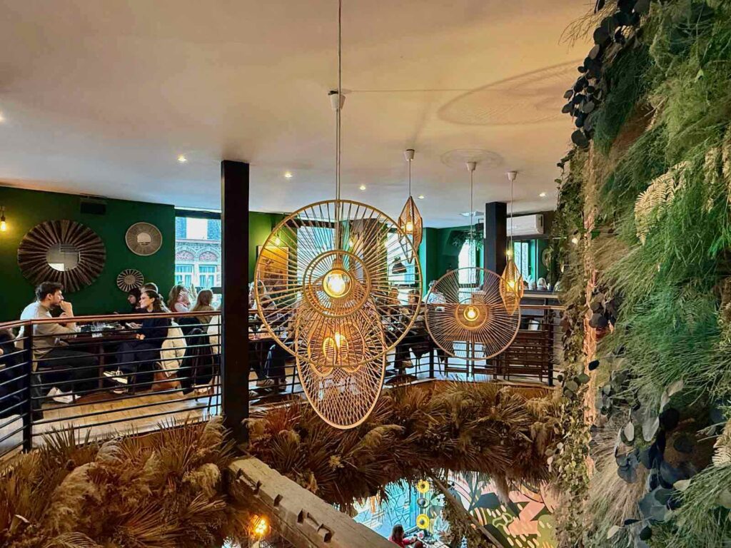 La-Canopee-a-Lille-panneau-etage-largeur