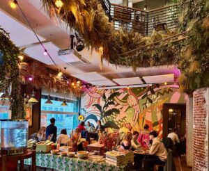 La-Canopee-a-Lille-panneau-interieur-largeur