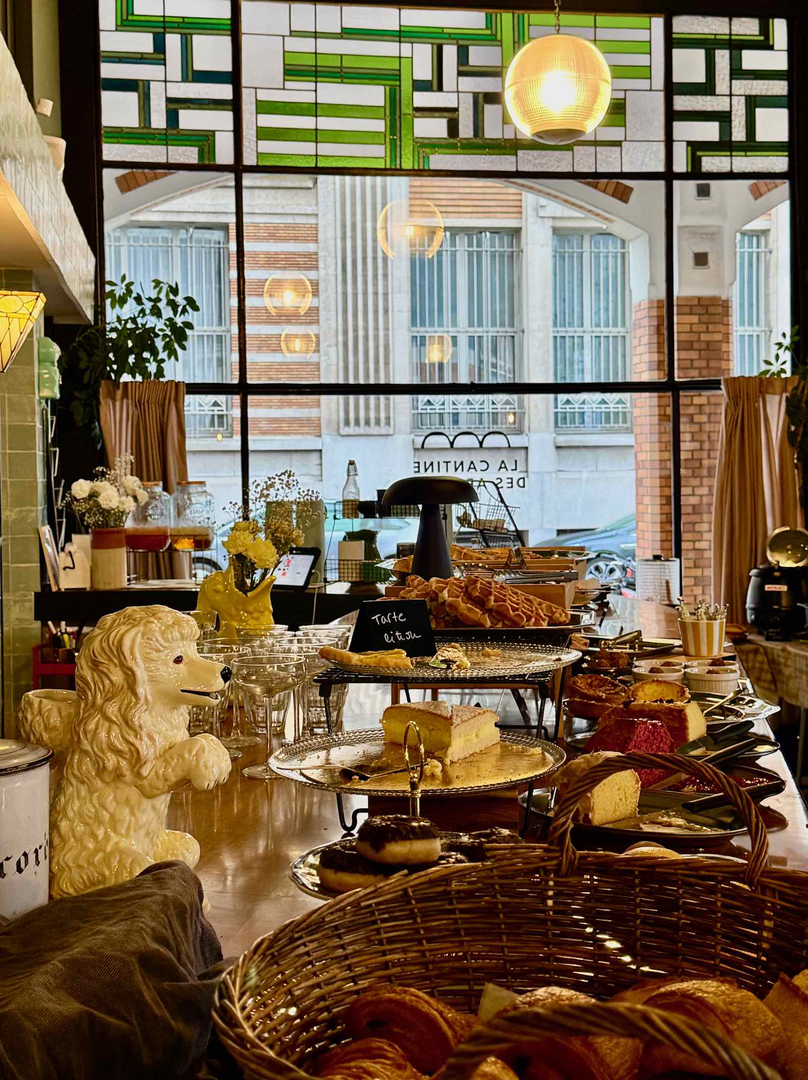 La-Cantine-des-Arcades-à-Tourcoing-buffet-hauteur