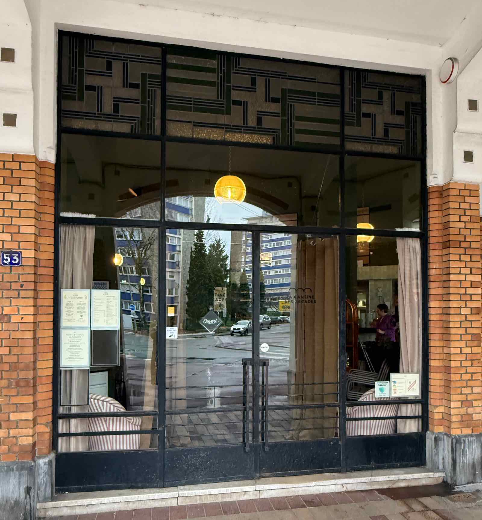 La-Cantine-des-Arcades-à-Tourcoing-entree