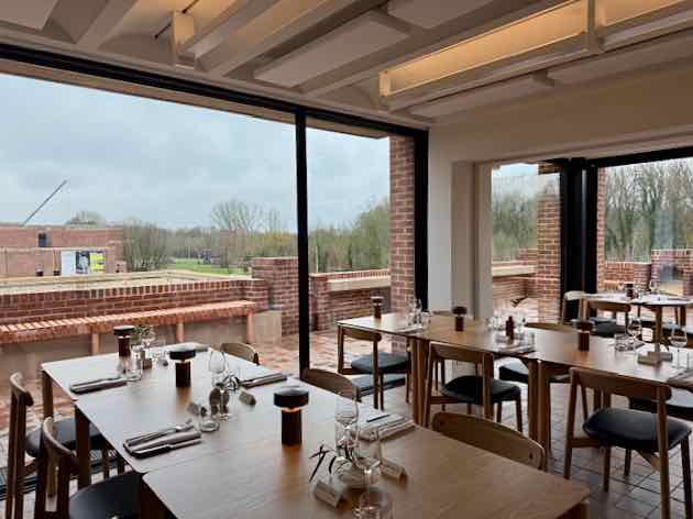 LaM-salle-du-restaurant-Pigments