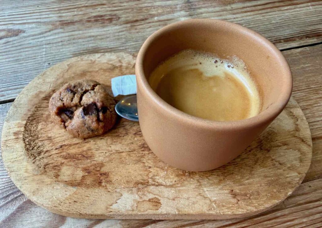 Au-Koning-van-Peene-a-Zuytpeene-cafe-et-cookie