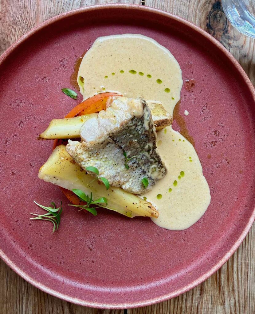 Au-Koning-van-Peene-a-Zuytpeene-merlu-cremeux-celeri-panais-potgimarron-beurre-blanc