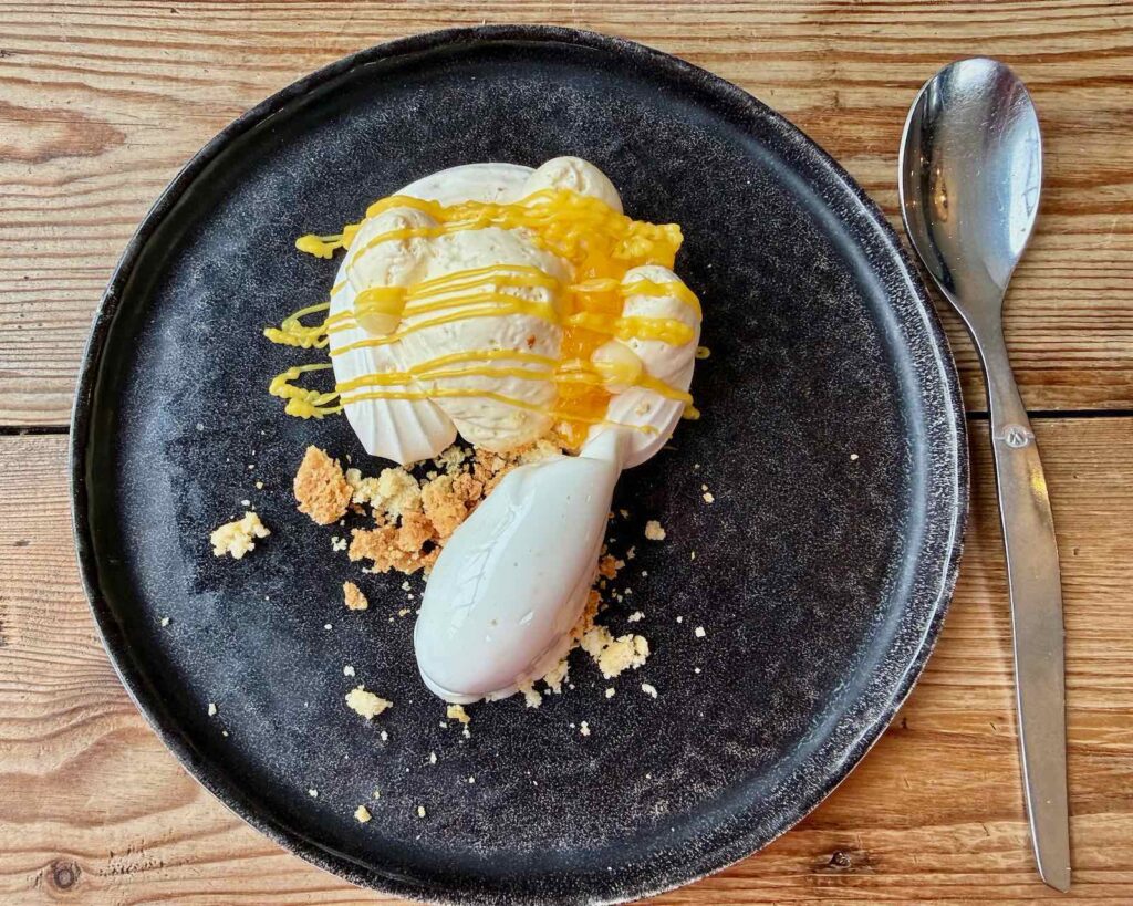 Au-Koning-van-Peene-a-Zuytpeene-pavlova-citron-fruits-exotiques-sorbet