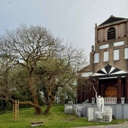 Braine-le-Comte-La-Chapelle-de-verre-exterieur