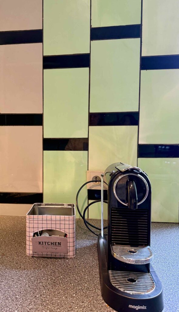 Braine-le-Comte-La-Chapelle-de-verre-marbrite-vert-mur