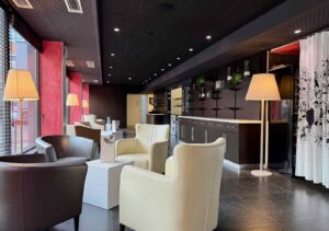 En-Wallonie-si-on-dormait-dans-une-ancienne-eglise-hotel-Dream-Mons-salon