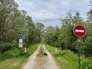 Cinq-activites-a-faire-dans-les-7-Vallees-balade-marais-de-La-Madelaine-sous-Montreuil-chemin