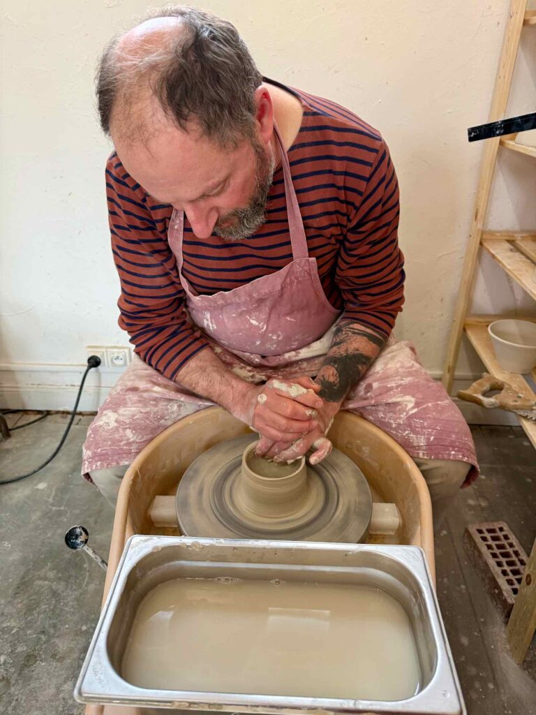 Dans-les-7-Vallees-cinq-activites-a-tester-Atelier-Franck-Groux-tour-de-potier