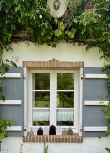 Doudeauville-Jardin-de-la-Maison-des-champs-fenetre