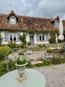 Doudeauville-Jardin-de-la-Maison-des-champs-maison