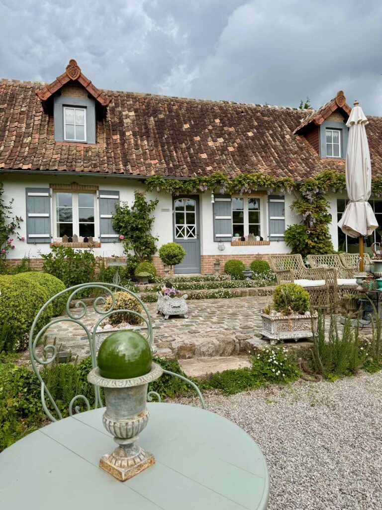 Doudeauville-Jardin-de-la-Maison-des-champs-maison