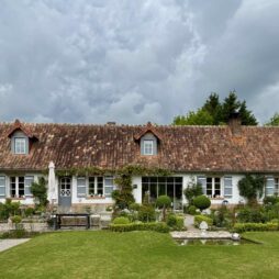 Doudeauville-Jardin-de-la-Maison-des-champs-vue-arriere