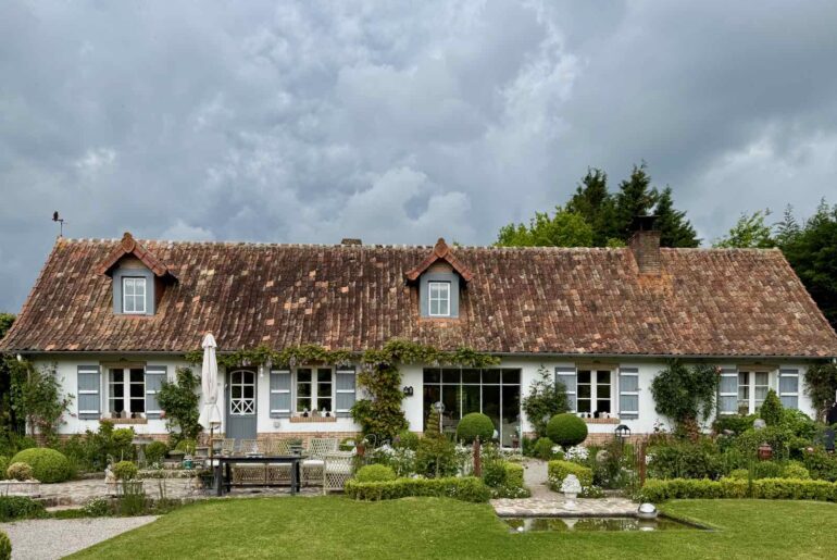 Doudeauville-Jardin-de-la-Maison-des-champs-vue-arriere
