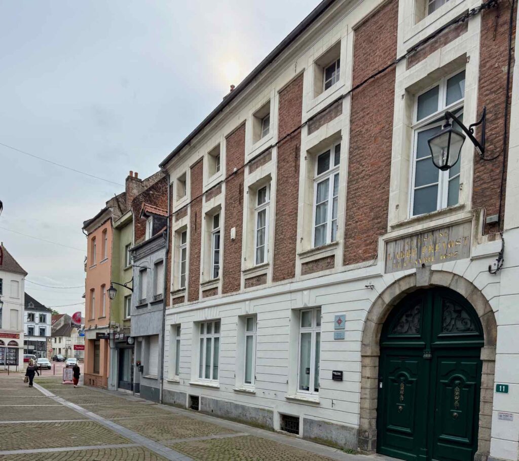 Hesdin-maison-natale-abbe-Prevost-batiment