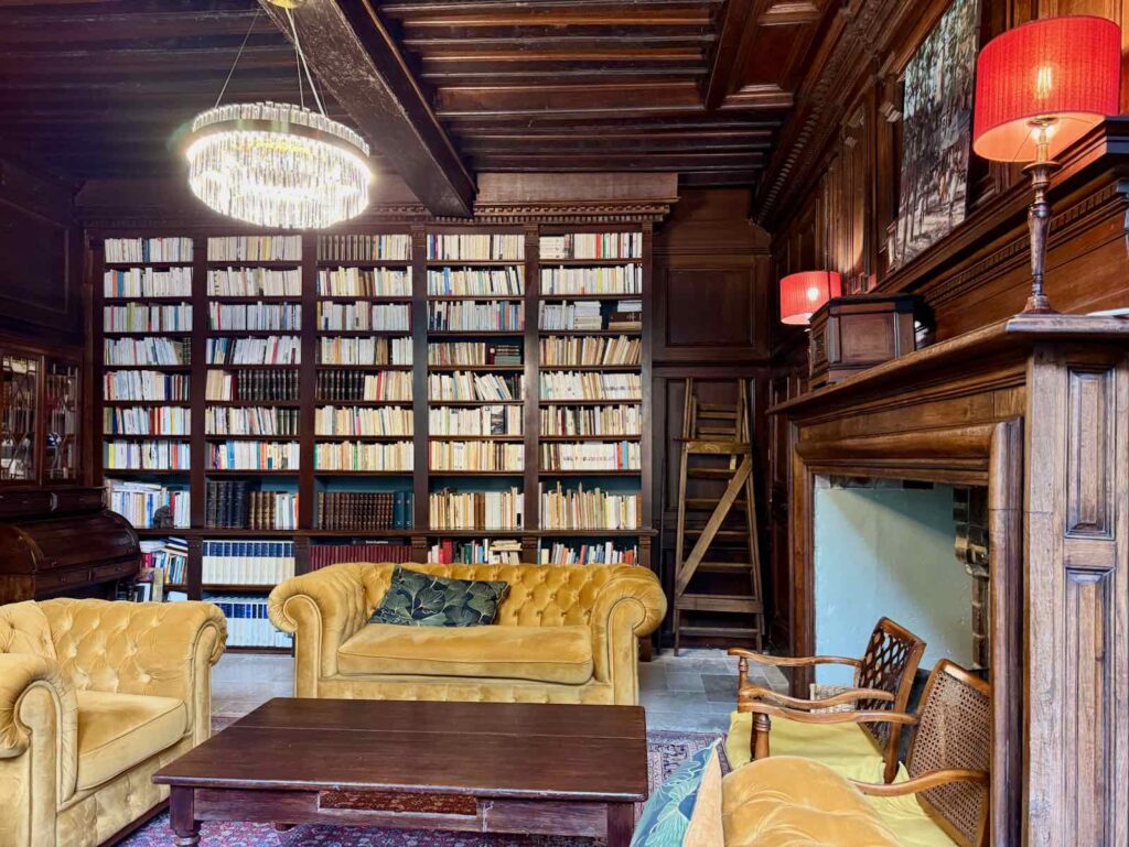 Hesdin-maison-natale-abbe-Prevost-bibliotheque