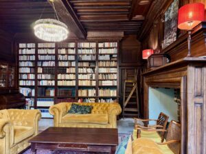 Hesdin-maison-natale-abbe-Prevost-bibliotheque