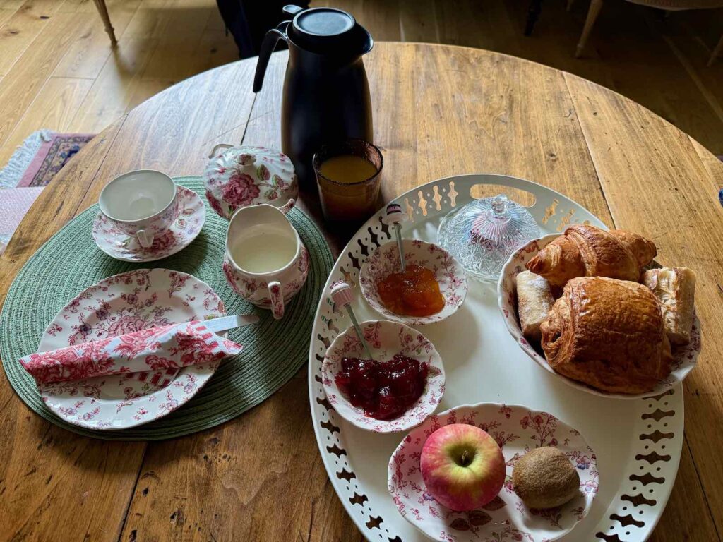 Hesdin-maison-natale-abbe-Prevost-chambre-Manon-petit-dejeune