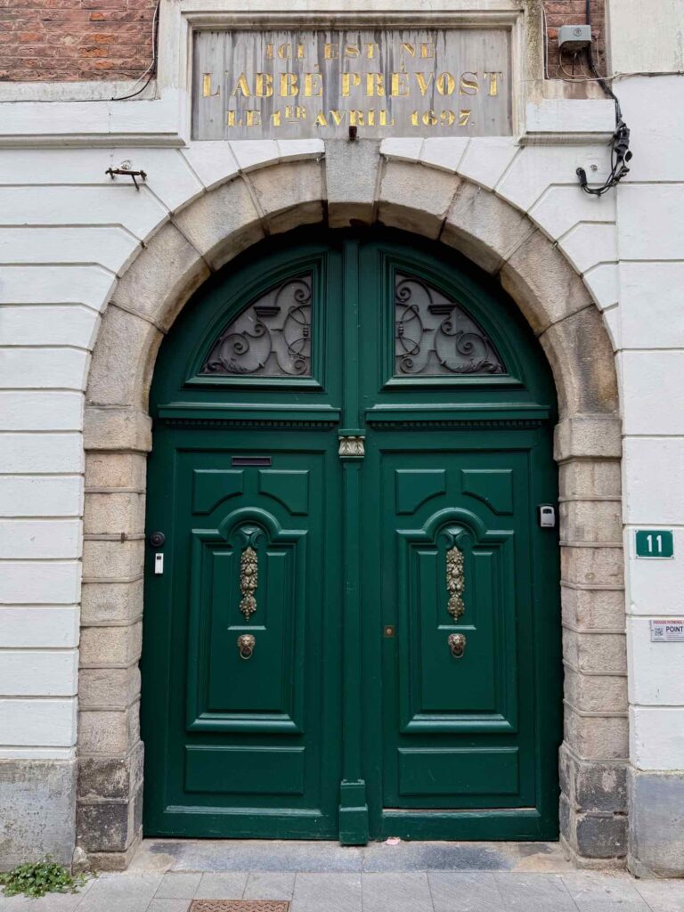Hesdin-maison-natale-abbe-Prevost-porte