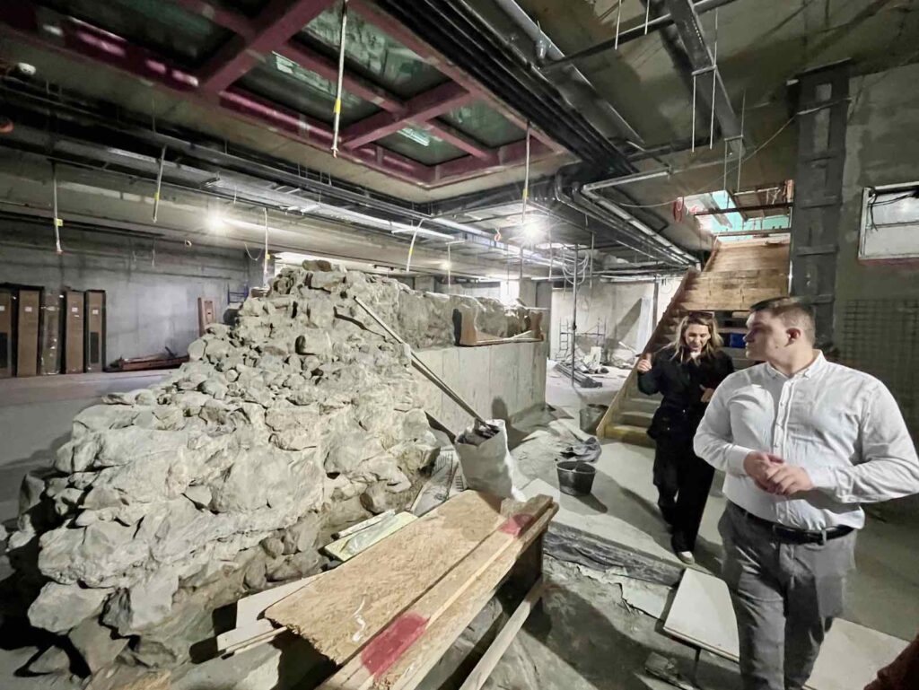 Les fondations historiques de Lviv dans les sous-sols du Novotel.