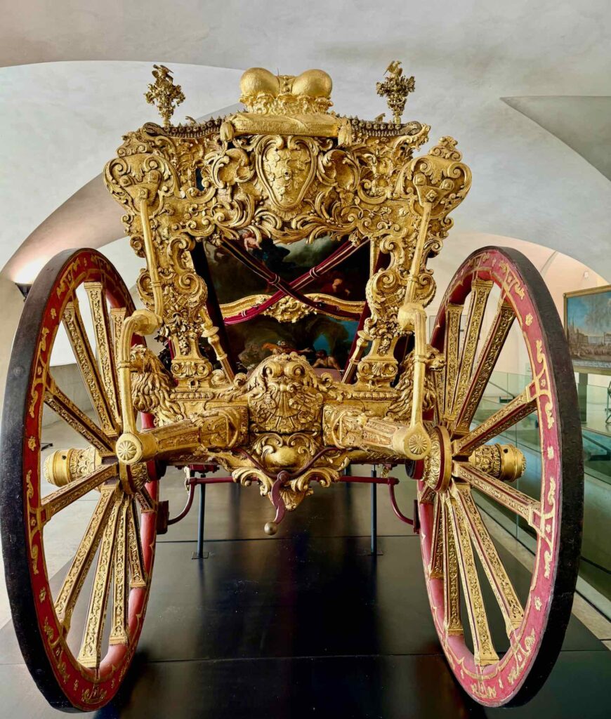 Olomouc-musee-archidiocesain-carrosse-vue-arriere