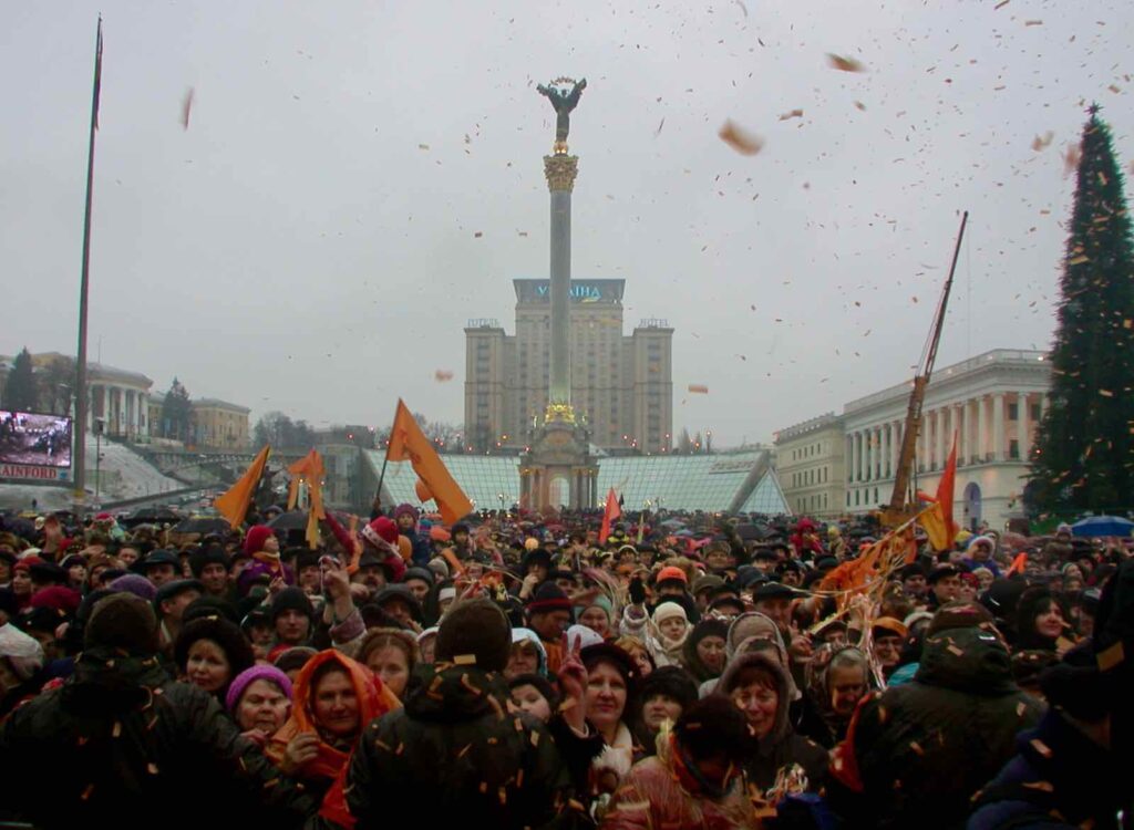 Pluie de confettis, lors des événements du Majdan, en 2014, à Kiev