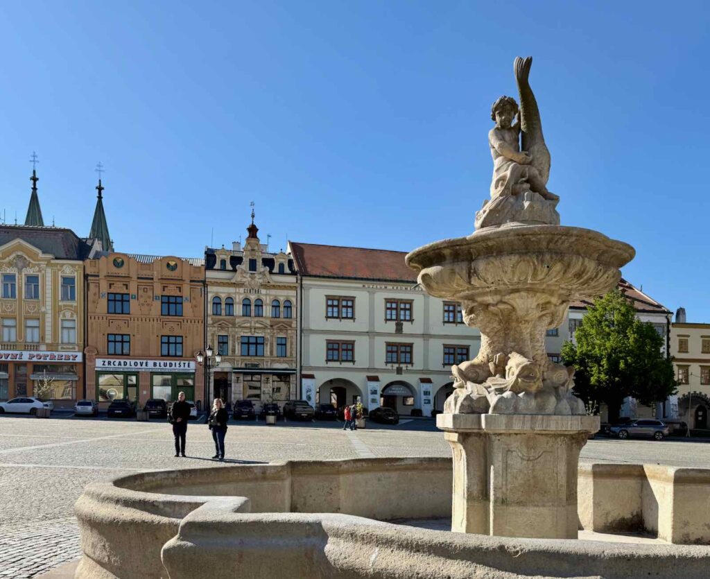 Tchequie-Kromeriz-place-principale-trois