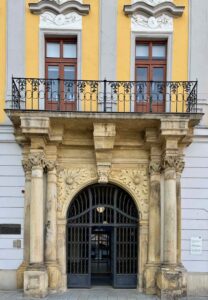 Tchequie-Olomouc-porte-et-balcon