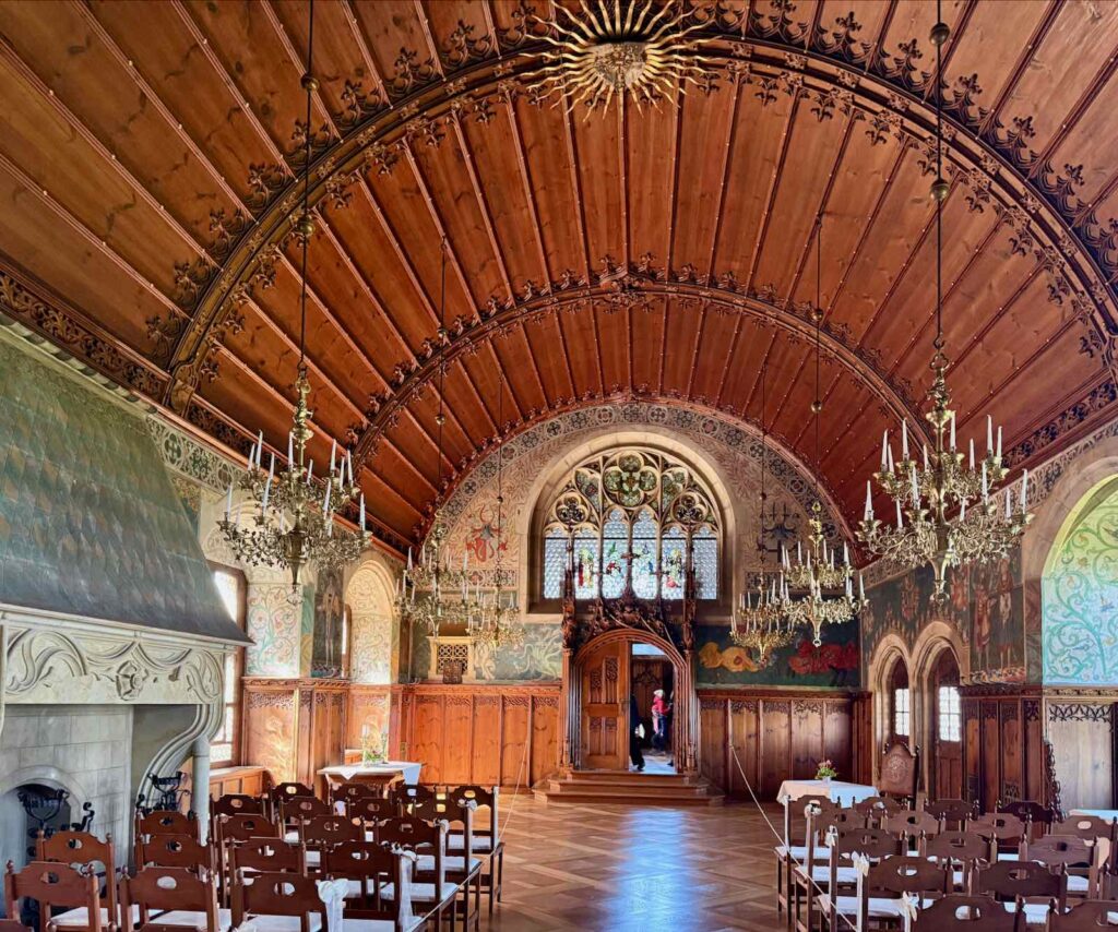 Tchequie-chateau-de-Bouzov-salle-des-chevaliers