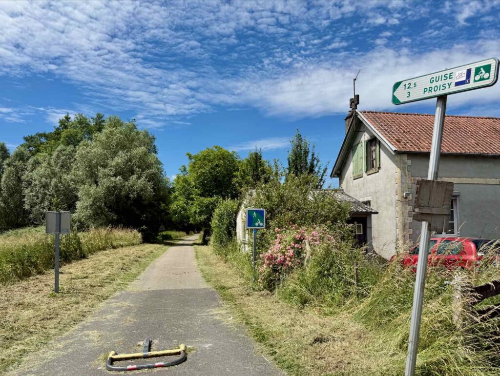 EuroVelo3-Aisne-panneau-directionnel-vers-Proisy