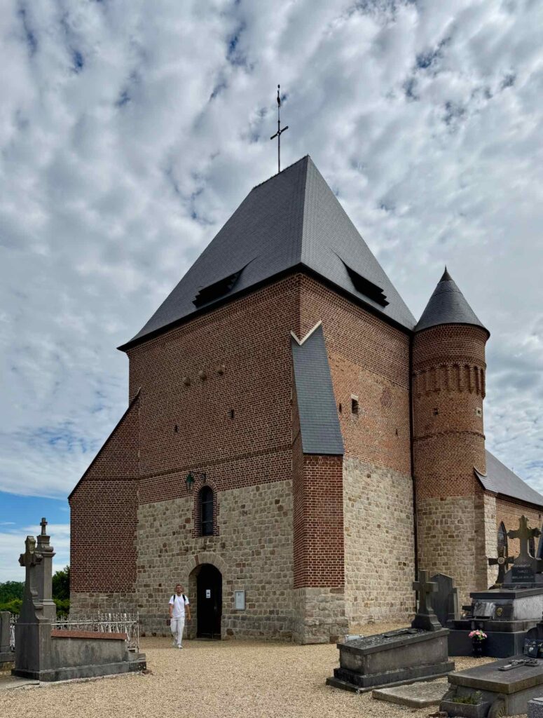 EuroVelo3-Thierache-eglise-Beaurain-vue-de-pres