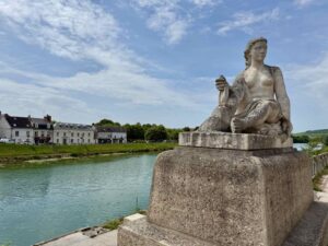 Chateau-Thierry-en Champagne-bords-de-Marne