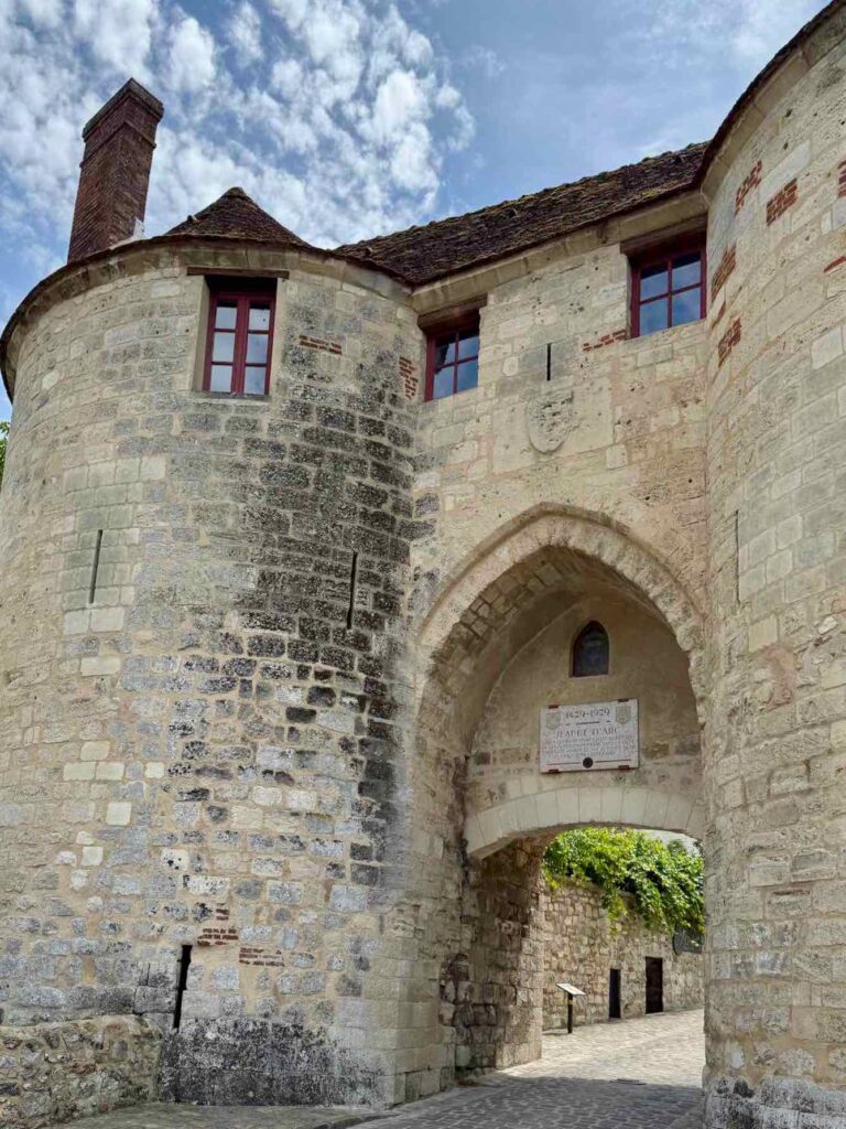 Chateau-Thierry-en Champagne-entree-chateau-fort