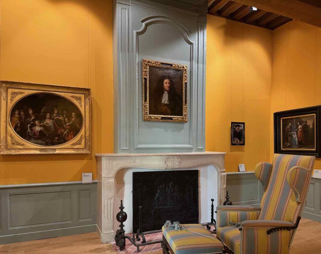 Chateau-Thierry-musee-Jean-de-la-Fontaine-piece-jaune