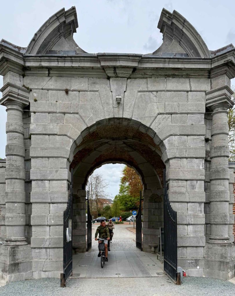 Chateau-d-Enghien-porte