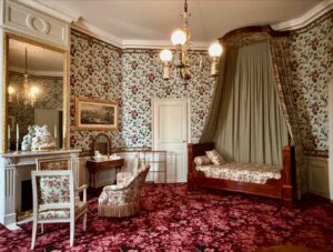 Chateau-de-Compiegne-chambre-d-invite-des-series