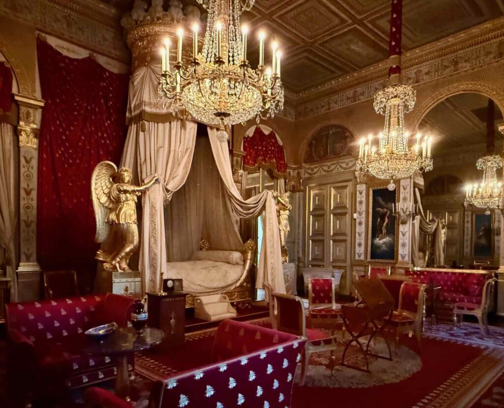 Chateau-de-Compiegne-chambre-de-l-Imperatrice-Eugenie