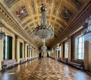Chateau-de-Compiegne-galerie-de-bal