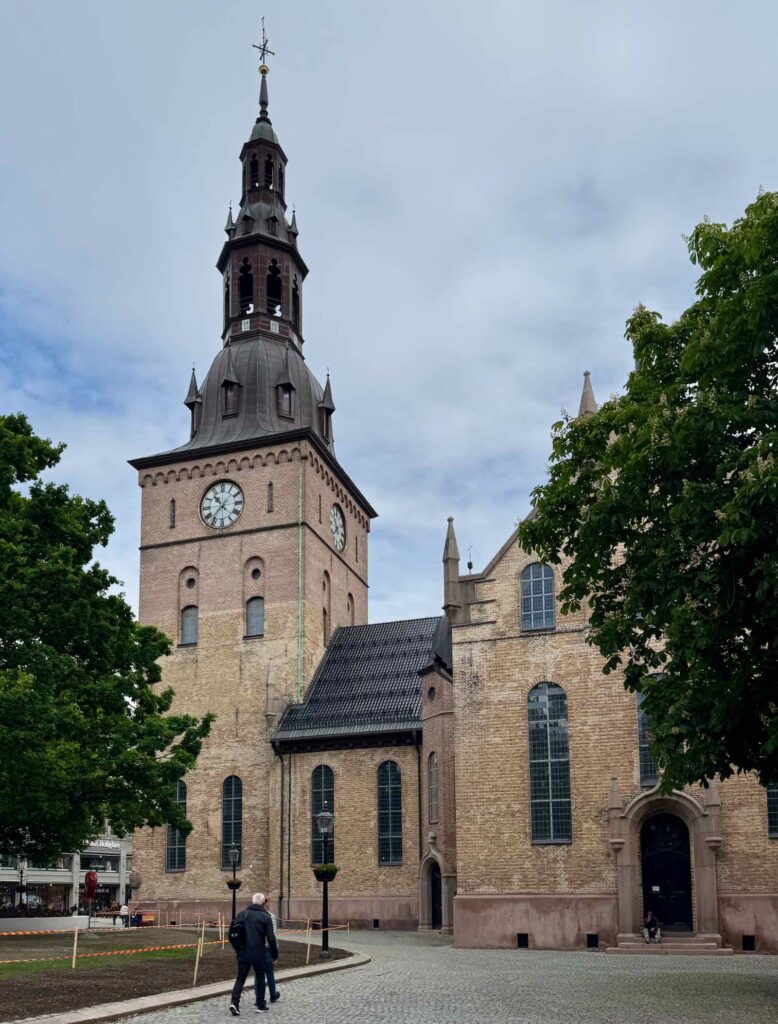 La cathédrale (domkirke) d'Oslo a été construite au XVIIe siècle et restaurée au XIXe.