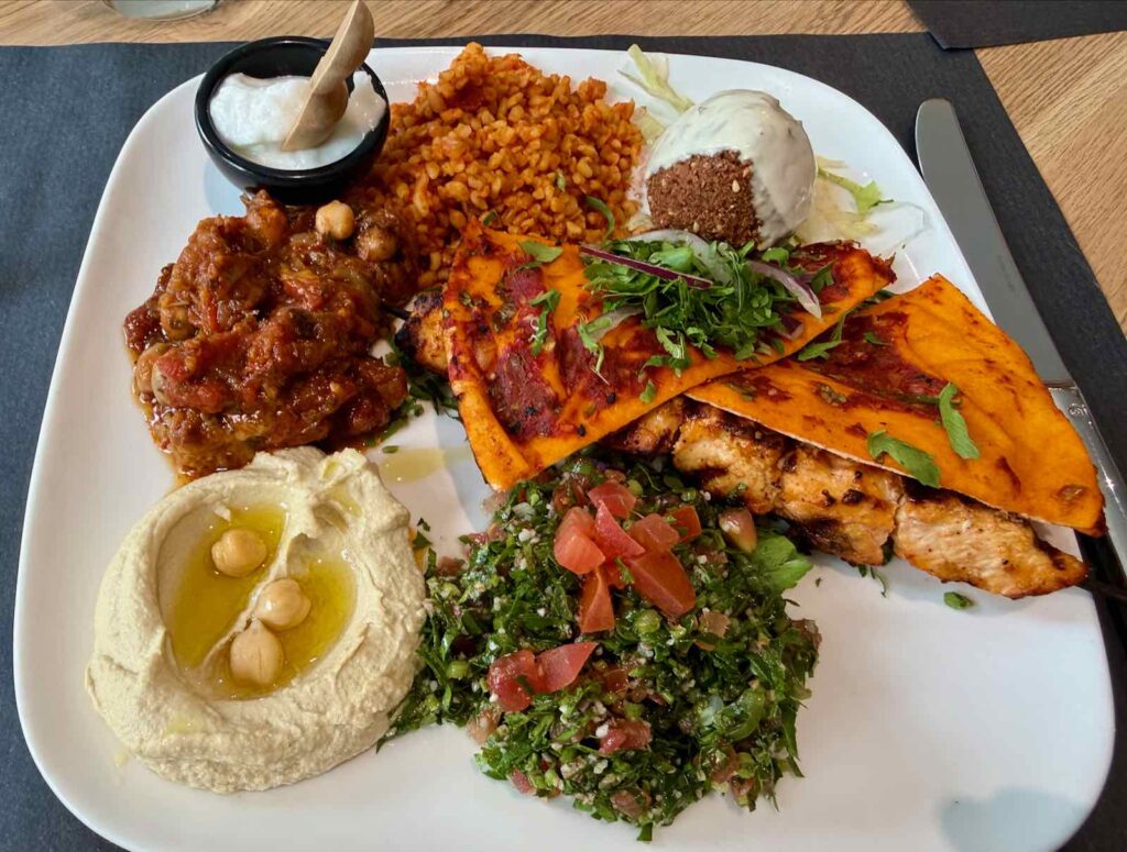 Le-Vieux-Cedre-Enghien-assiette-brunch
