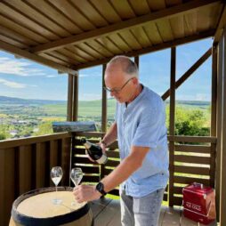 Maison-de-champagne-Leveque-Dehan-degustation-dans-les-vignes-un