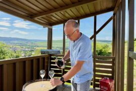 Maison-de-champagne-Leveque-Dehan-degustation-dans-les-vignes-un