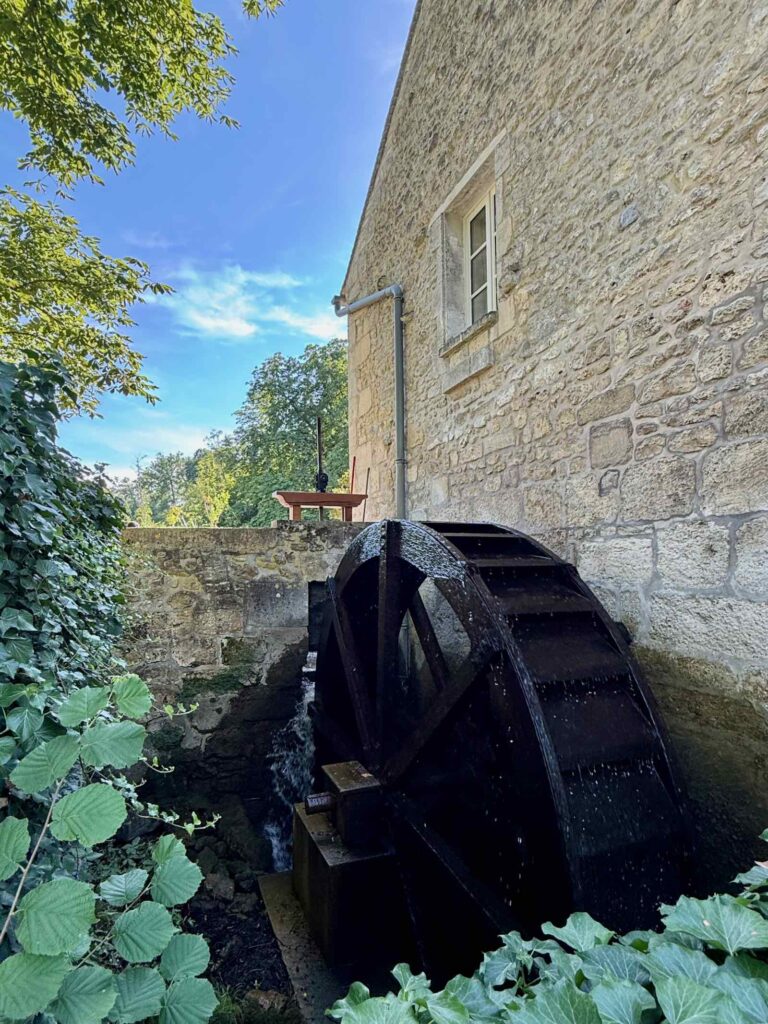 Oise-Le-Moulin-de-L-Ortille-roue-moulin